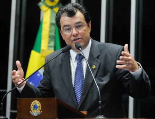 Senador Eduardo vai à Justiça contra Amazonas Energia pedindo suspensão da instalação de novo sistema de medição do consumo